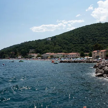 Beachfront Karla * Moscenicka Draga