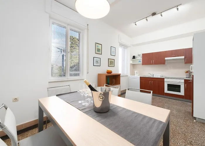 Beachfront Karla Apartamento