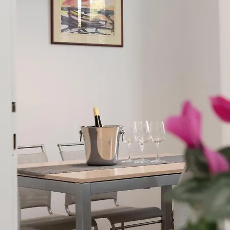 Апартаменты Beachfront Karla