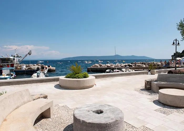 Beachfront Karla Apartman *